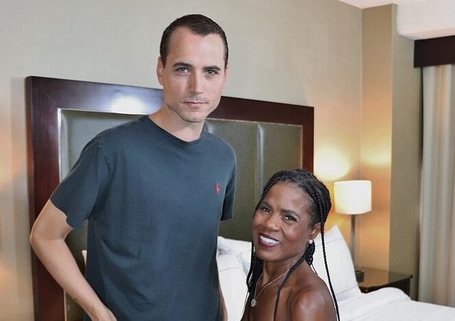 Stepmom's Hotel Hookup