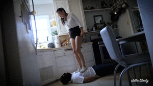 Converse Trampling - Screenshot 1 of 4 - Stella Liberty