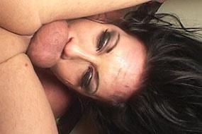 Whore Suffocated in Deepthroat