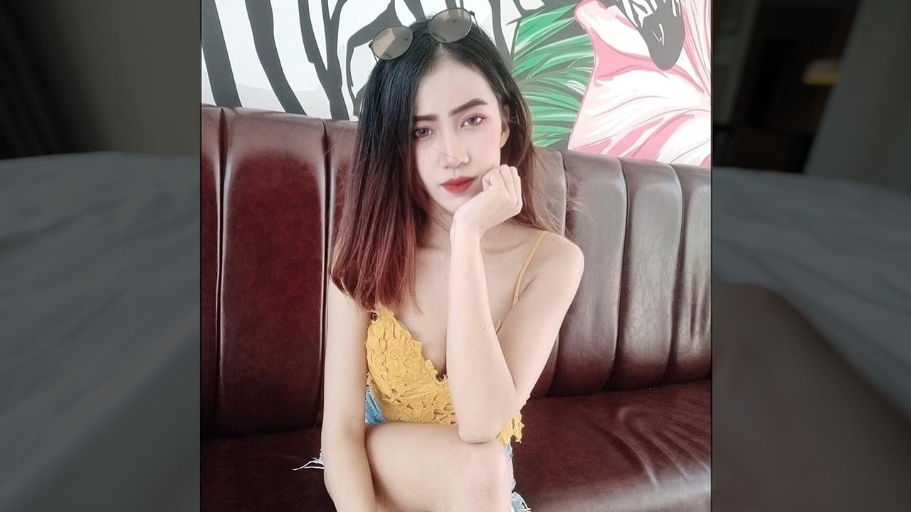 Skinny Thai Babe Looking More Tempting