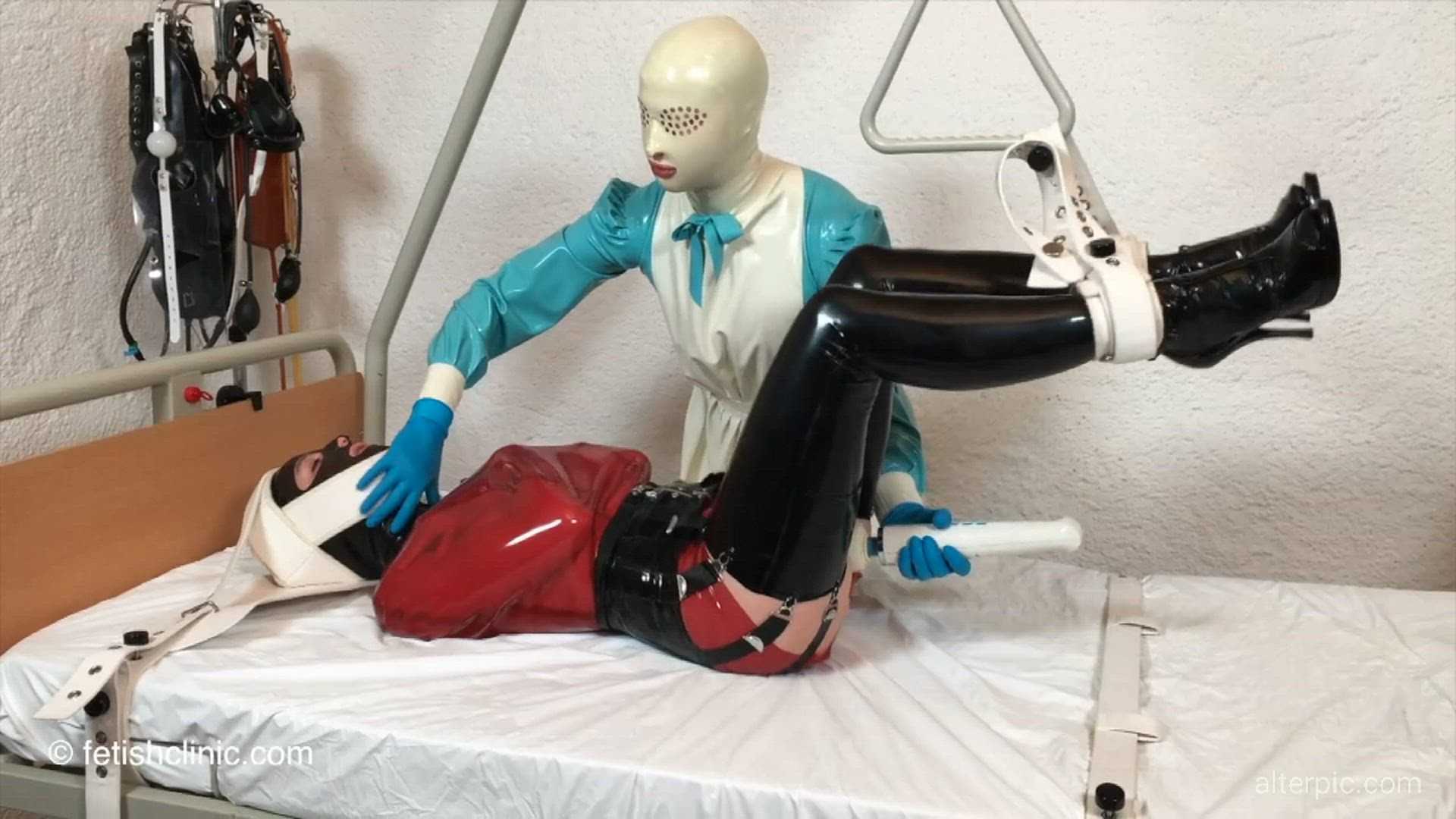 Fetish Clinic 1/2