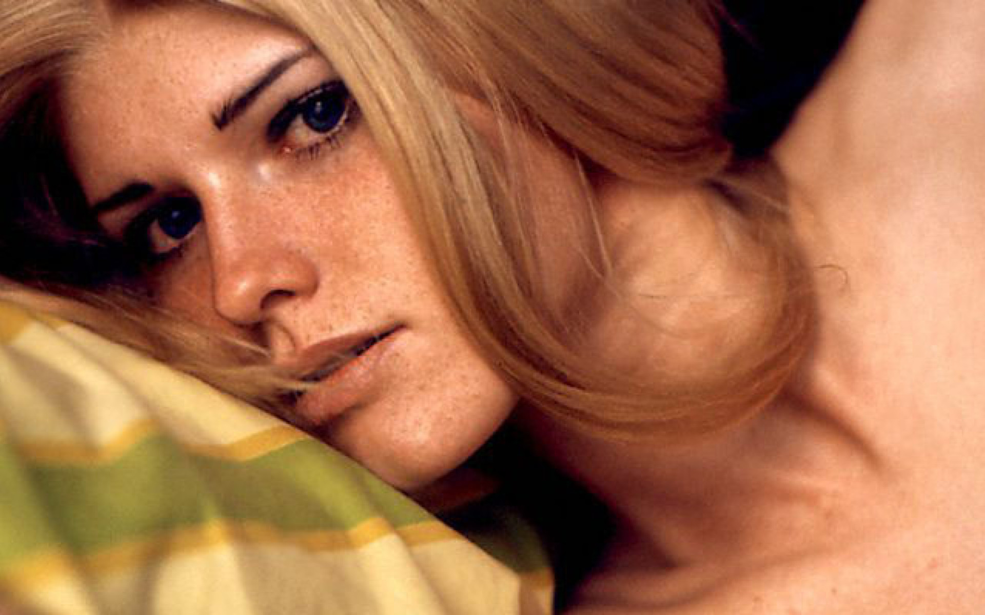 Playmate Of The Month February 1972 - P.J. Lansing