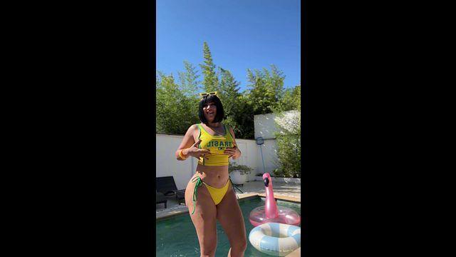 Taking Off My Denim Shorts By The Pool: Tease Showing Butt With Brazilian Thong