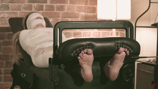 Full Mummification For Olesya - Tickling Her Bare Feet In Stocks