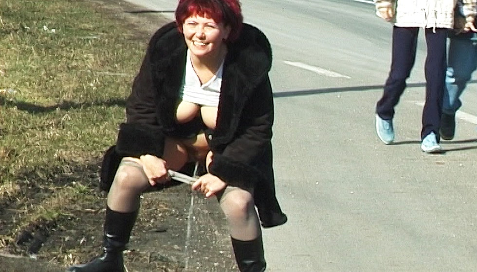 She Pees with People Next