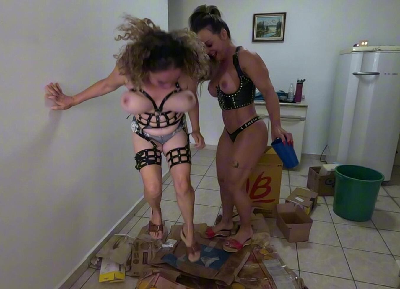 Stomping-Crushing-Top Less