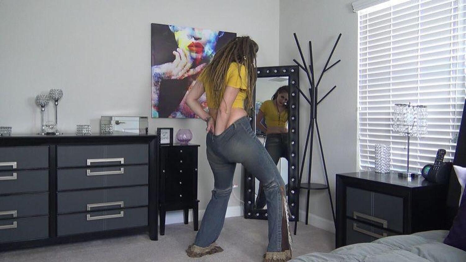 Sablique Gets Her Panties In A Bunch