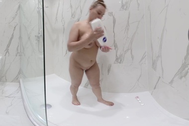 Eva May Gets Horny in the Shower