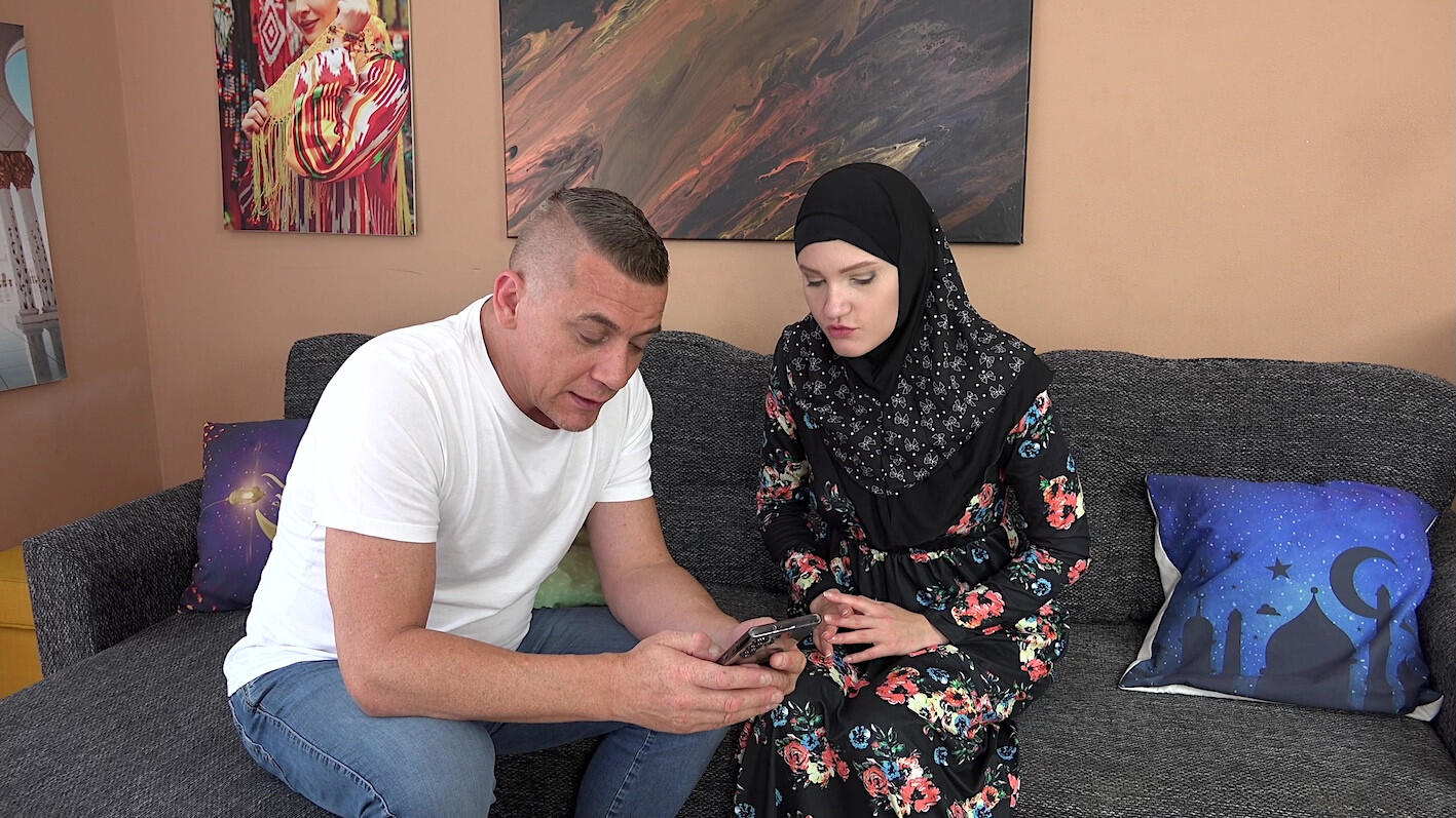 Hot Quickie With Horny Babe In Hijab