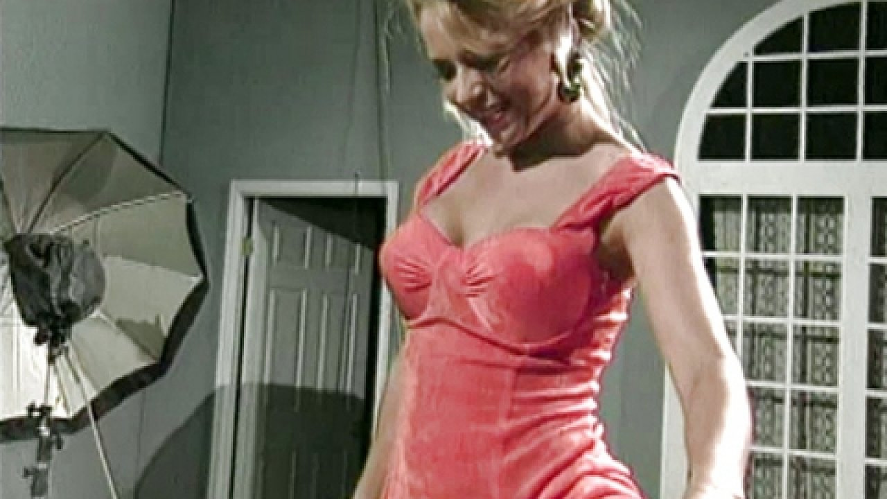 Marilyn Star Loves Sex In The Car