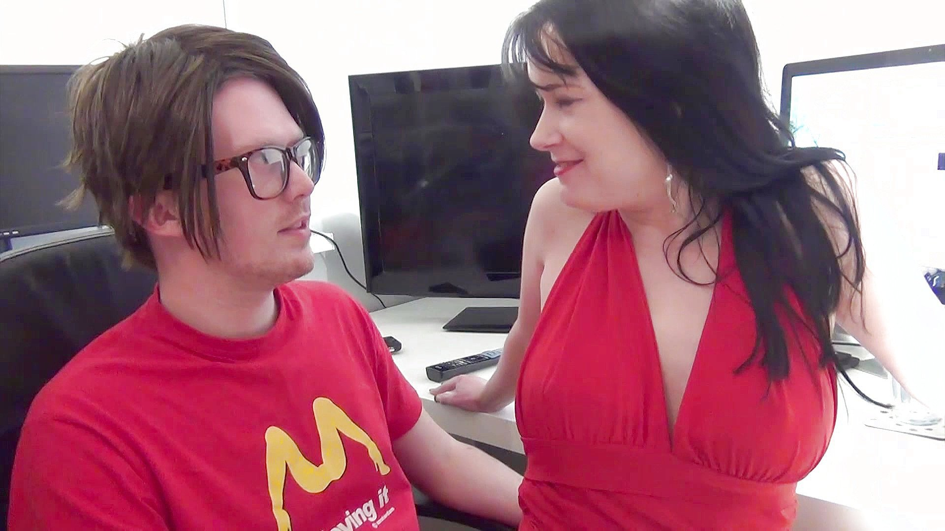 Tanya Cox Gets Cum in Her Mouth