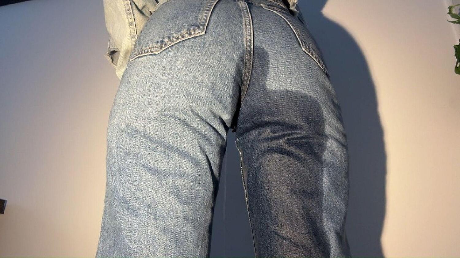 Girl Desperately Peeing Her Jeans