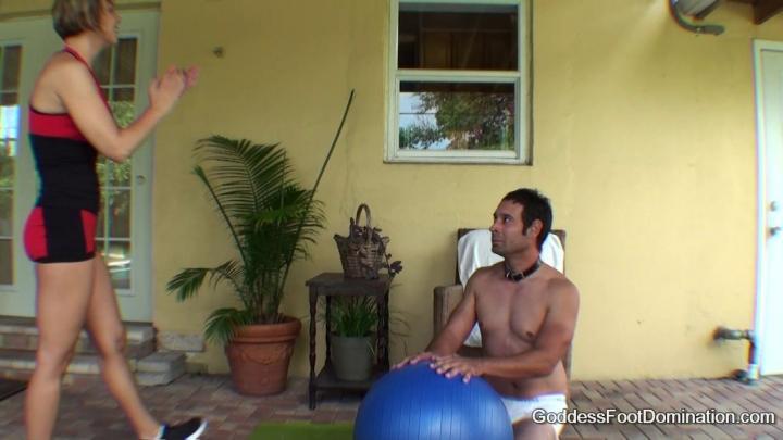 Slave Works Out For Feet