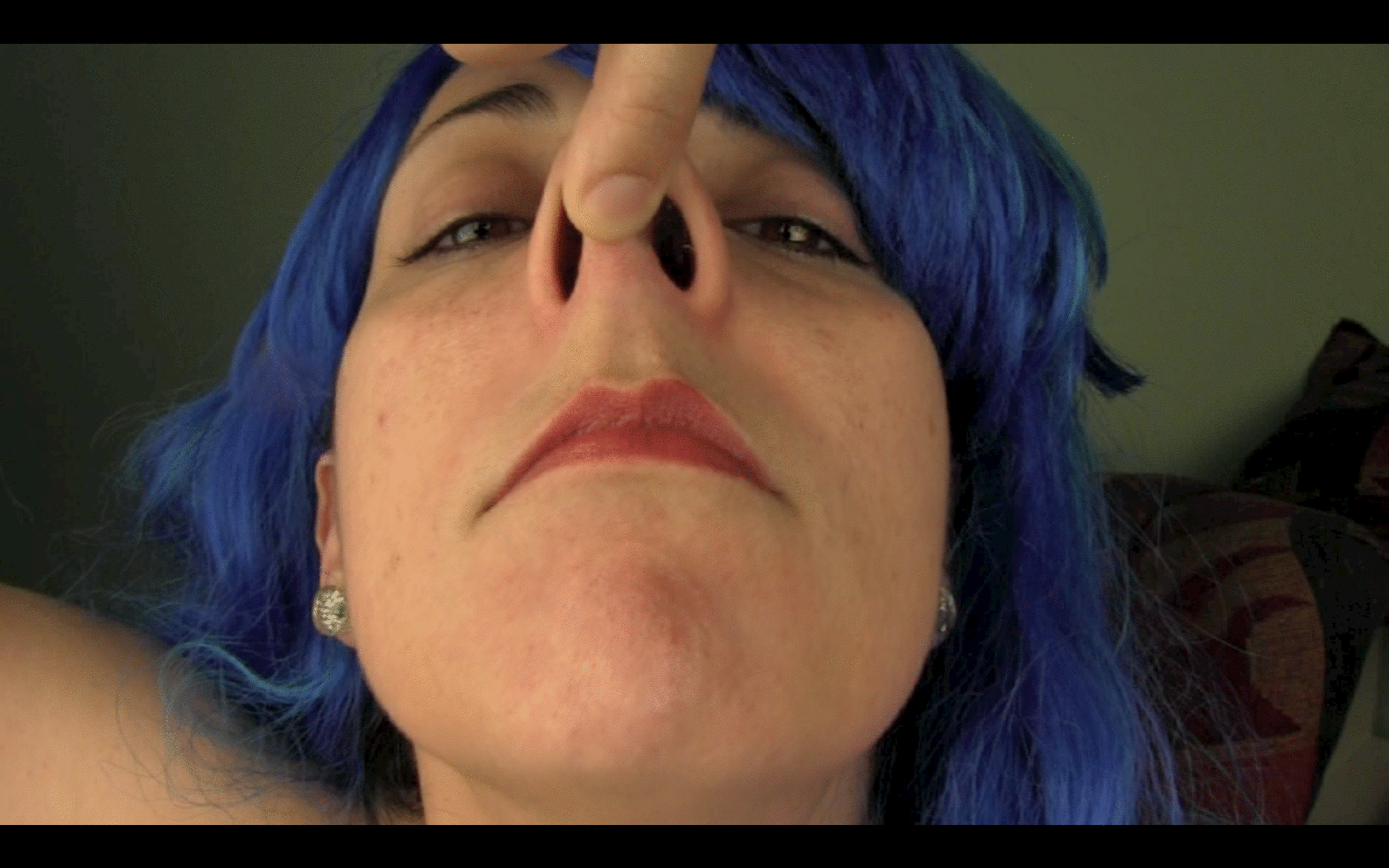 Star Smelling - Screenshot 1 of 4 - Nose Pinching