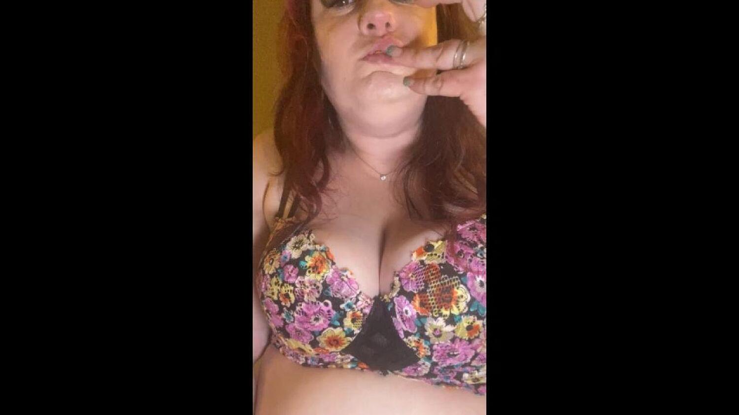 BBW Stuffs Her Mouth With Breakfast Chewy Bars In Bra