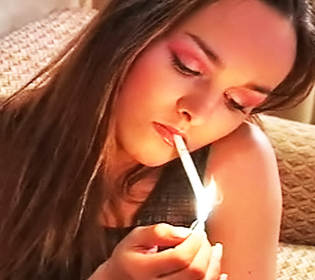 Exotic Smokers Play Time