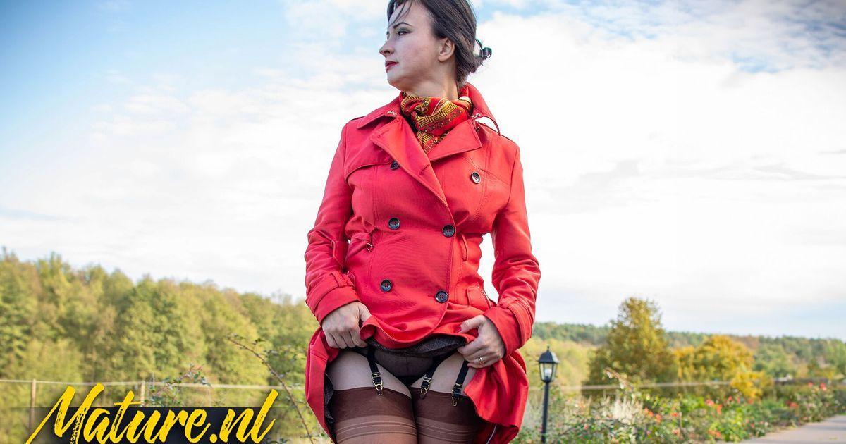 Voyeuristic Wanilianna Masturbates Herself After Going Outside For A Walk