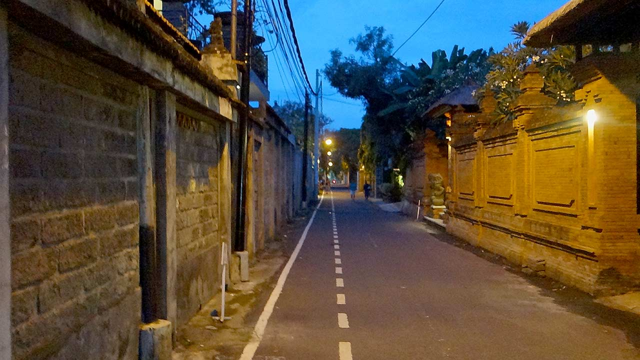 First Walk in Bali / Video From Milk