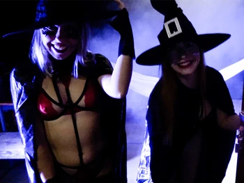 Two Witches in Lingerie Knock on Your Door... What Would You Do? Brutal Threesome of These Horny Brazilians for Halloween ;D