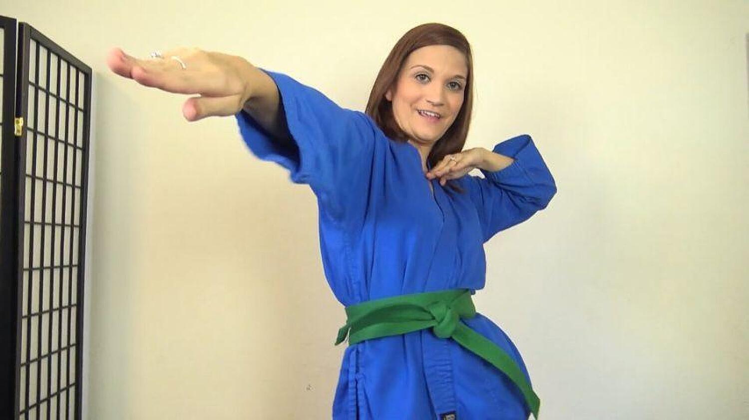 Ayla Aysel's Karate Chops