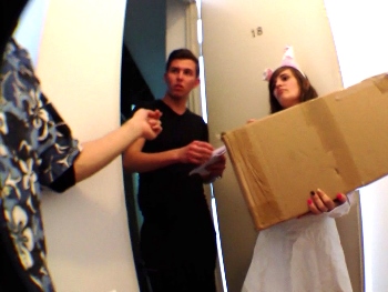 The Glovo Dude Brings Me a Packet, and Here Is How I Welcome Him... I'm Ainara and I Was Eager for Doing Things Like This ;P