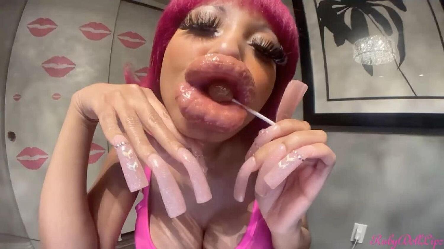 Mega Lips+Tiny Pop #6