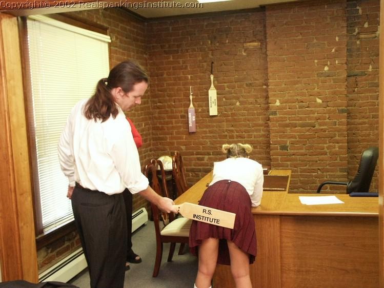Jennifer Meets with the Dean (B)