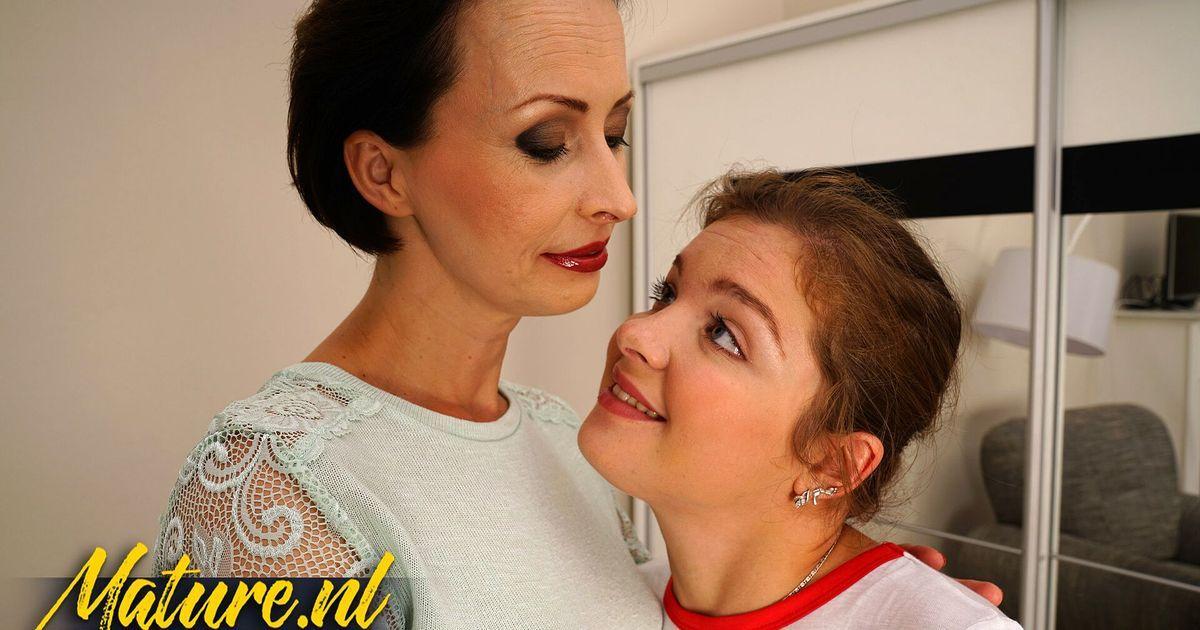 Lesbian MILF Wanilianna Gets Her Hairy Pussy Eaten By 21 Year Old Renata Fox