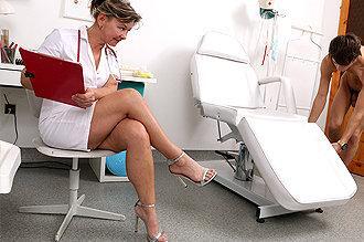 Leggy Cougar Doctor Frida Sucking A Big Dick Boy