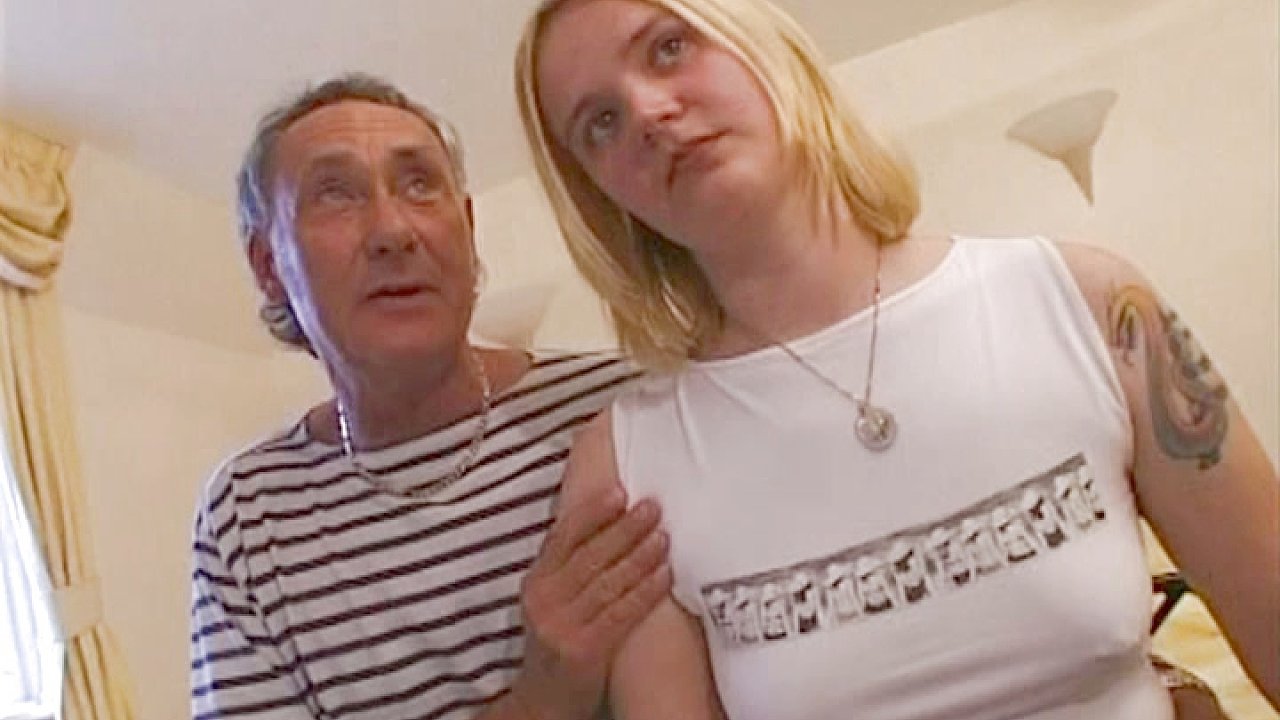 Penelope Is A Horny Housewife From Britain