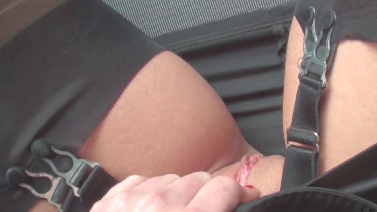 A Quick Masturbation in the Car