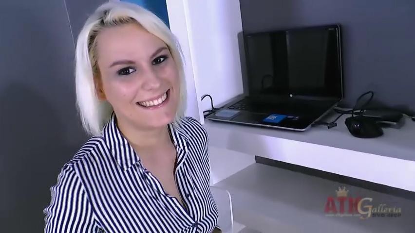 Lucy Shine - Masturbation