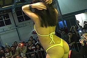 Porn Babe Erotically Dancing