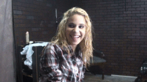 Mae Olsen Likes to Bite - Screenshot 1 of 4 - Amateur