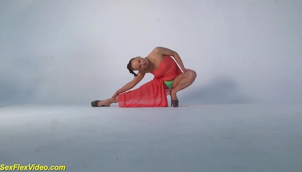 Amazing Flexi Wife Dunja