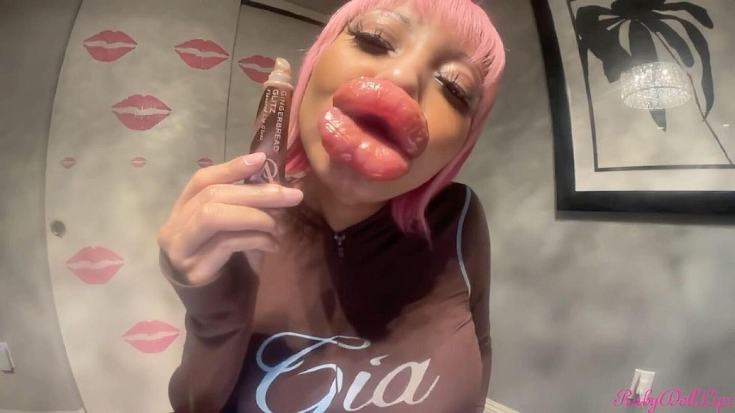 POV Gingerbread Glitz Gloss Kisses