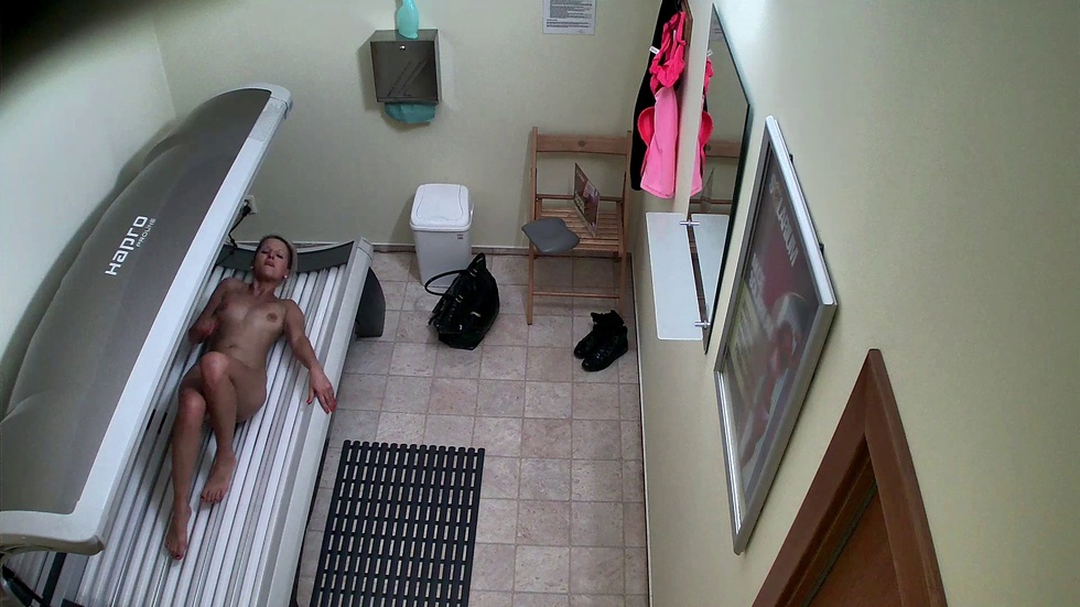 Sexy Amateur Came to Solarium