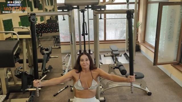 Sweaty Stepmom Fucks After Gym While Doing Laundry