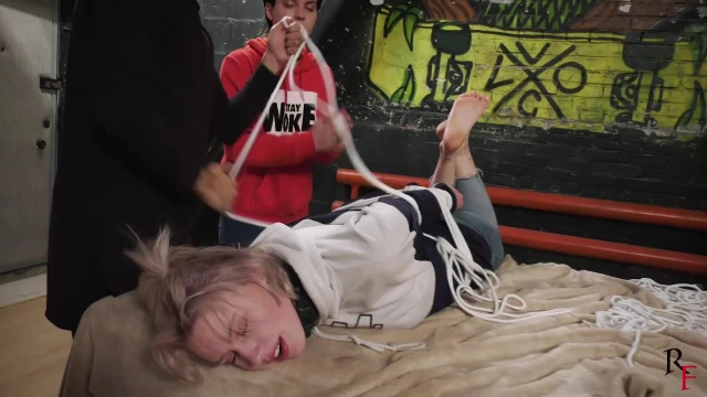 Challenge for the Title of Queen of Hogtie Between Astrid and Vesna