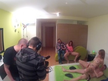 !Sorpreson De Cumpleanos!: Su Novia Se Lo Monta Con Otra, Acaban Follando En Directo, Hacen Un Intercambio Suave... Vista De Miron