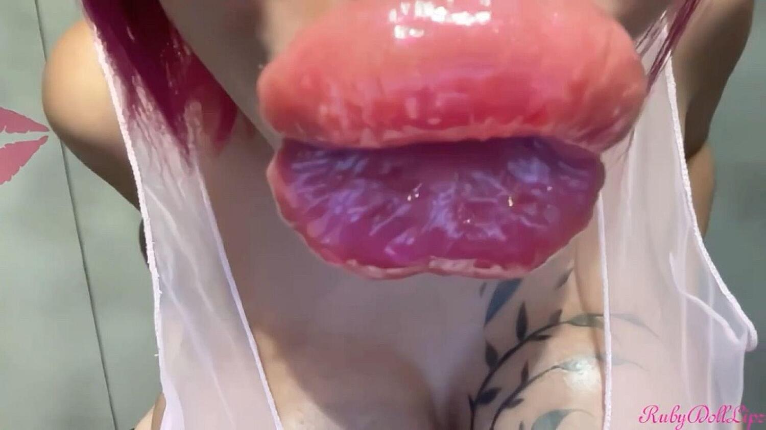 POV Bubble Yum Gloss Kisses