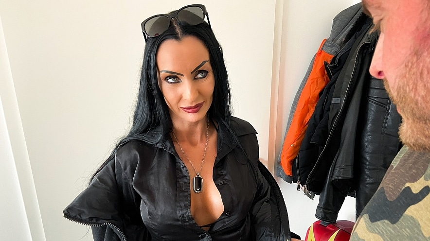 Sidney Dark: Tattooed Slut Doesn't Want to Date She Wants to Fuck