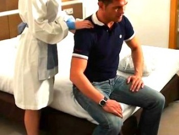 Squirting Con La Camarera Del Hotel, Una Guarrilla Sedienta De Pollas Que Se Volvia Loca Por El Rabo De Pedro