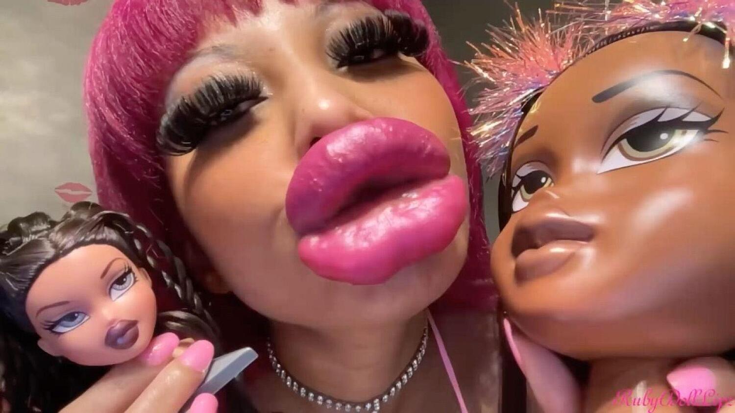 Larger Lips+Doll Head Kisses #43