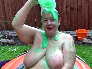 Honeys Gunge Play