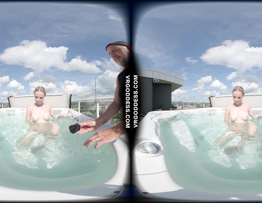 Luana Masturbates Outdoors On A Sunny Day In The Rooftop Jacuzzi