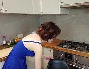 Masturbating with Hot Peppers and Lets Cameraman Finger Blast Her Until She Squirts Female Cum