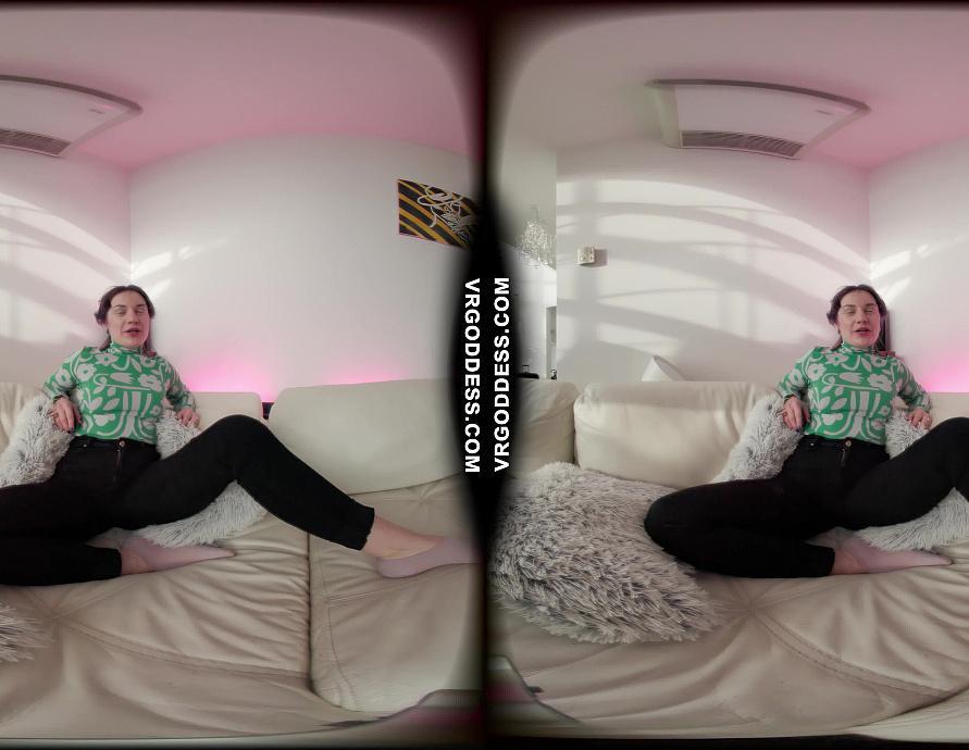 Ellah on the White Casting Couch Finger Masturbating