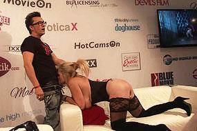 Cock Sucking in Sexshow