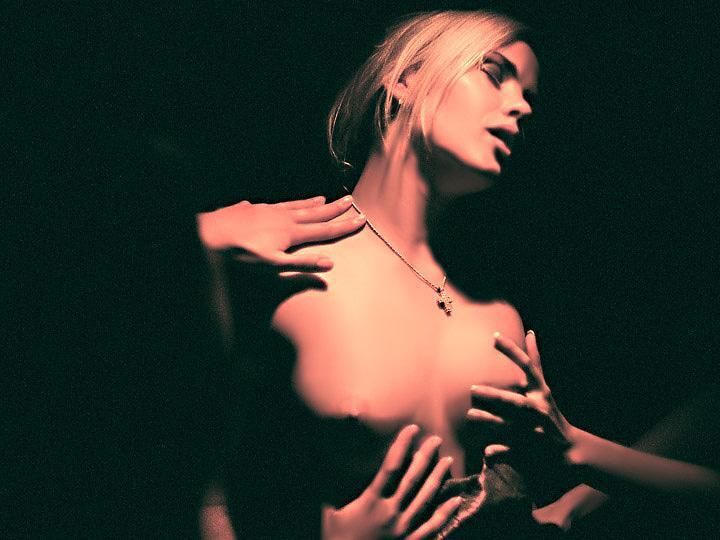 Sandy Style Horny in the Dark Room